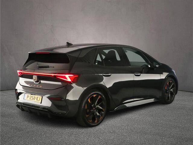 Cupra Born Adrenaline One 204pk Automaat Adaptive cruise control, Navigatie, Achteruitrijcamera, LED koplampen, App connect, Parkeersensoren, Stuurwiel verwarmd