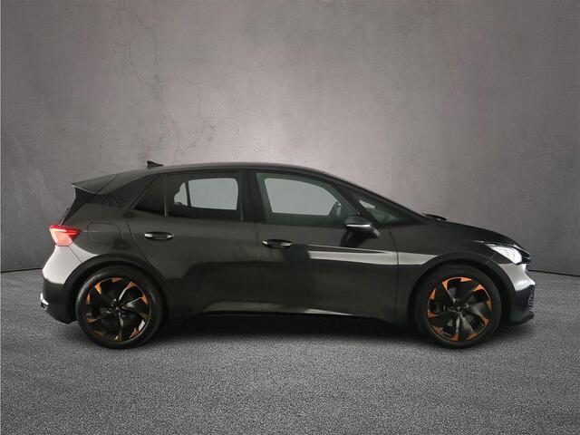 Cupra Born Adrenaline One 204pk Automaat Adaptive cruise control, Navigatie, Achteruitrijcamera, LED koplampen, App connect, Parkeersensoren, Stuurwiel verwarmd