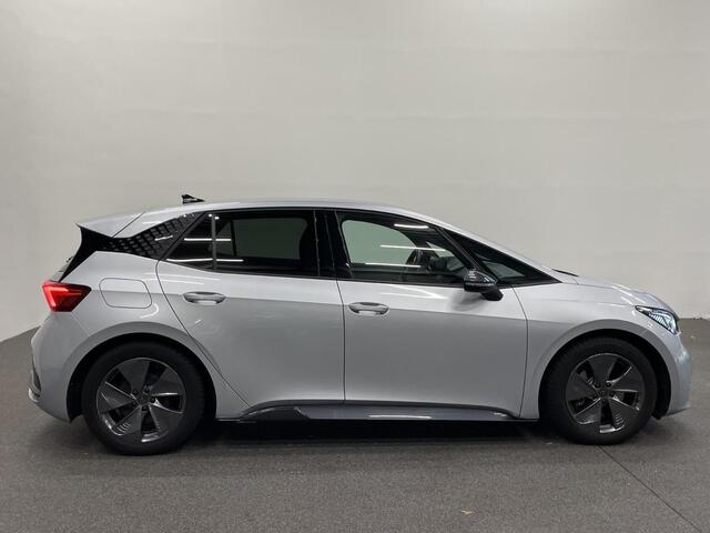 Cupra Born Business 62 kWh Navigatie Apple Carplay/Android Auto Camera Parkeersensoren Adaptive Cruise Control Stuurverwarming Lichtmetalen velgen Climate Control