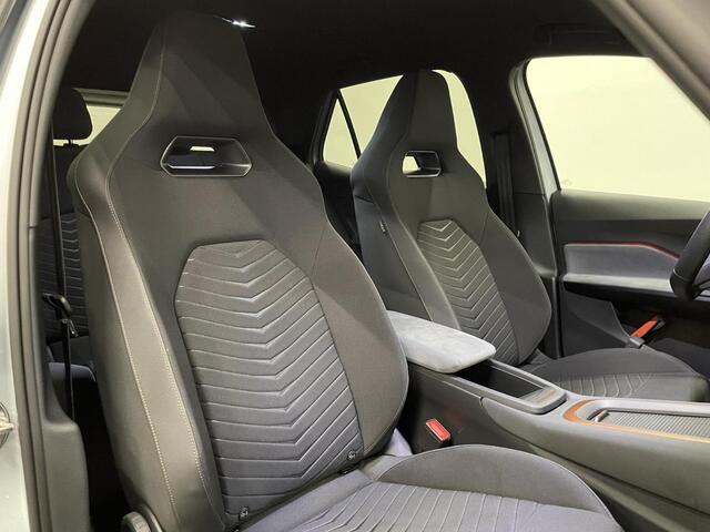 Cupra Born Business 62 kWh Navigatie Apple Carplay/Android Auto Camera Parkeersensoren Adaptive Cruise Control Stuurverwarming Lichtmetalen velgen Climate Control