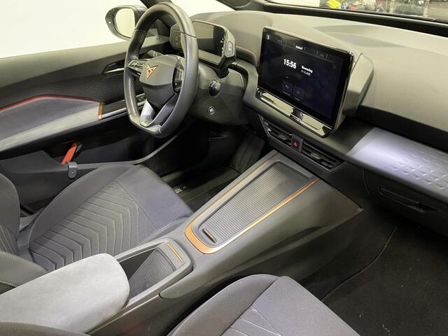 Cupra Born Business 62 kWh Navigatie Apple Carplay/Android Auto Camera Parkeersensoren Adaptive Cruise Control Stuurverwarming Lichtmetalen velgen Climate Control