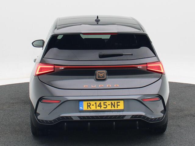 Cupra Born Performance One 204 Pk 62 kWh | Panoramadak | Stoelverwarming | Adaptive Cruise | Camera | CarPlay | 20 Inch | 67.029 Km !!