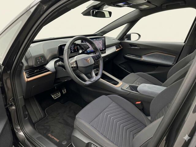 Cupra Born Adrenaline One 62 kWh 204pk | Navigatie | Parkeercamera | Adaptieve cruise controle | 19 inch lichtmetalen velgen |