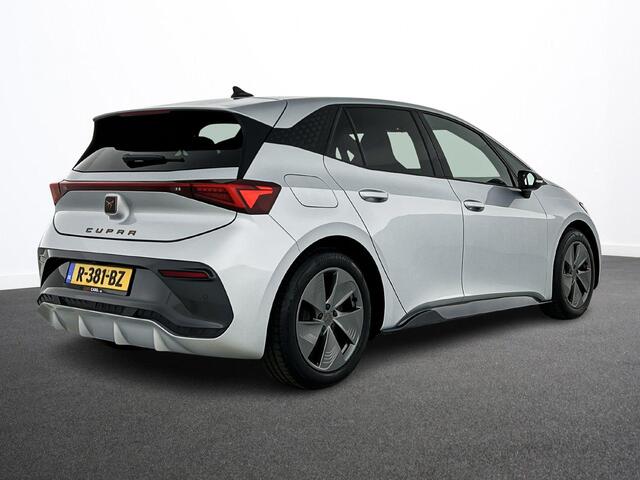 Cupra Born Business 62 kWh | Navigatie | Apple Carplay/Android Auto | Camera | Parkeersensoren | Adaptive | Cruise Control | Stoel- en stuurverwarming | Virtual Cockpit | Climate Control | Lichtmetalen velgen