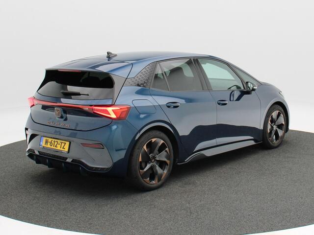 Cupra Born Performance One 62 kWh 204 Pk | Camera | Stoelverwarming | Adaptive Cruise | CarPlay | Climatronic | Navigatie | 19 Inch