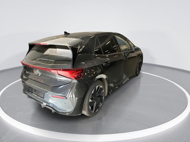 Cupra Born Adrenaline 230pk 82 kWh · SOH 100% · Camera · P-Sensoren · Sfeerverlichting · Keyless · Navigatie · Apple/Android Car Play · 19'' Inch ·
