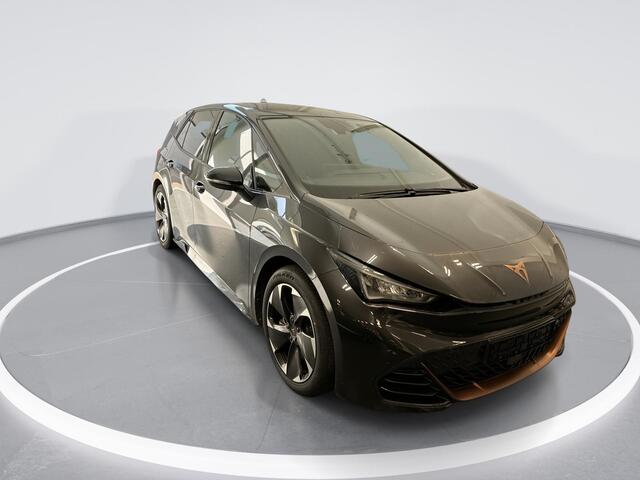 Cupra Born Adrenaline 230pk 82 kWh · SOH 100% · Camera · P-Sensoren · Sfeerverlichting · Keyless · Navigatie · Apple/Android Car Play · 19'' Inch ·
