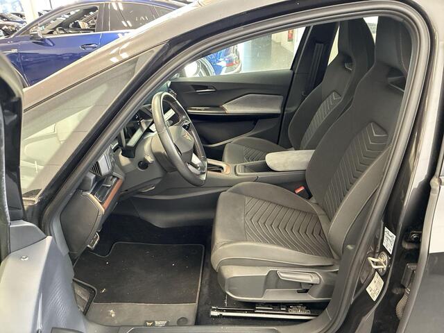 Cupra Born Adrenaline 230pk 82 kWh · SOH 100% · Camera · P-Sensoren · Sfeerverlichting · Keyless · Navigatie · Apple/Android Car Play · 19'' Inch ·