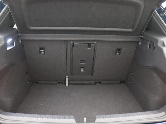 Cupra Born Performance 62 kWh 231PK Aut. Achteruitrijcamera, Stoel-Stuurverwarming, 20" LM Velgen, Elektr. Stoelbediening, Keyless, Side Assist, Beats Audio