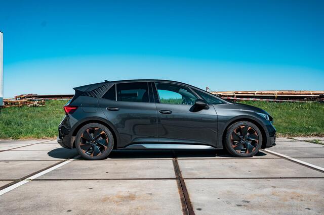 Cupra Born Performance One 62 kWh | ALCANTARA | FULL LED | CAMERA | APPLE CAR PLAY