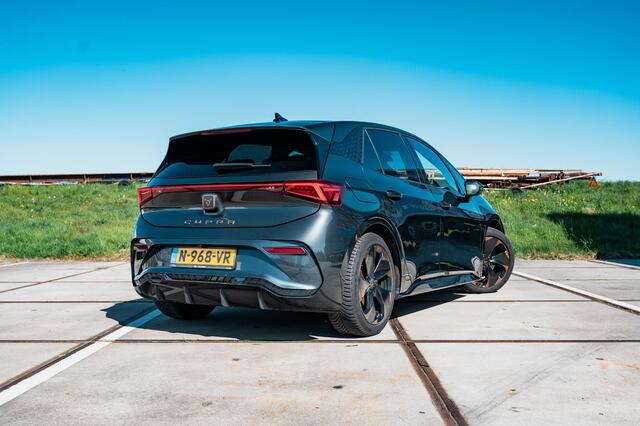 Cupra Born Performance One 62 kWh | ALCANTARA | FULL LED | CAMERA | APPLE CAR PLAY