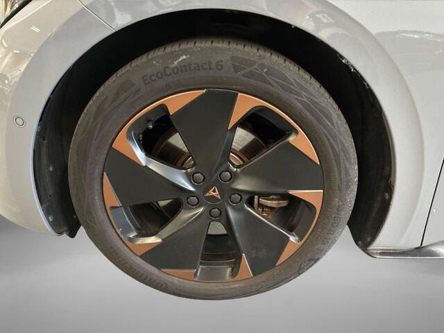 Cupra Born Business One 204pk 62 kWh · SOH 95,8% · Glazendak · Camera · Apple/Android Car Play · Navigatie · P-Sensoren · 19'' Inch ·