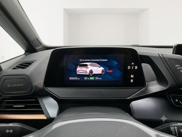 Cupra Born Adrenaline One 62 kWh 204pk | Navigatie | Parkeercamera | Lichtmetalen velgen | Adaptieve cruise controle | Verwarmbare voorstoelen