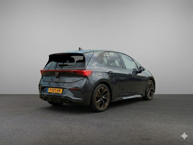 Cupra Born Performance One 62 kWh 204pk | Navigatie | Elektrisch verstelbare voortoelen | Parkeercamera |