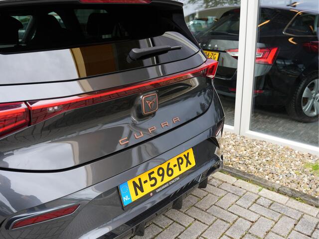 Cupra Born Adrenaline One 62 kWh SOH 92% | Apple Carplay | Draadloze telefoonlader |