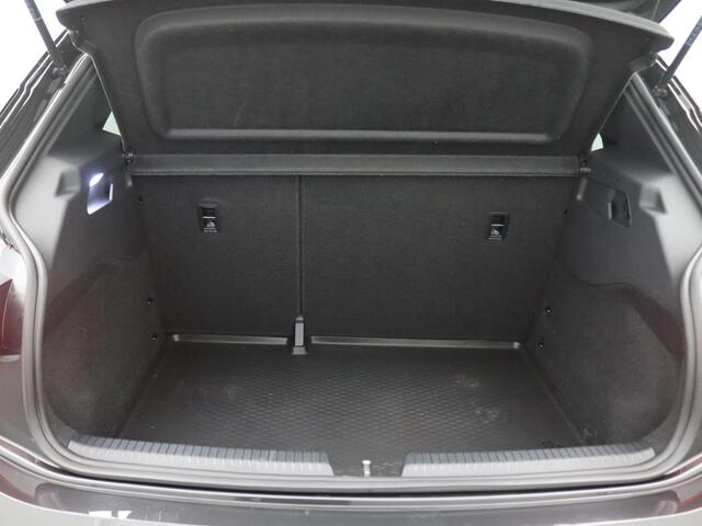 Cupra Born Adrenaline 62 kWh 231PK Aut. Panorama Dak, Achteruitrijcamera, Stoel-Stuurverwarming, Navi, Clima, 19" LM Velgen
