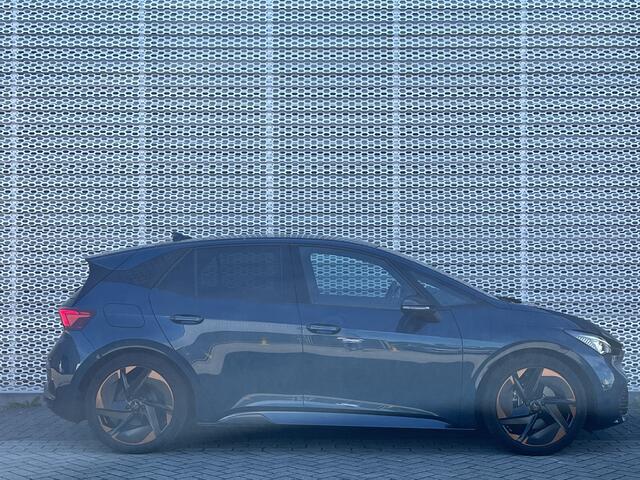 Cupra Born Copper Edition One 62 kWh / Panoramadak / Navigatie / App connect / 360 Camera / Stoel+stuur verwarming / Head-up display /