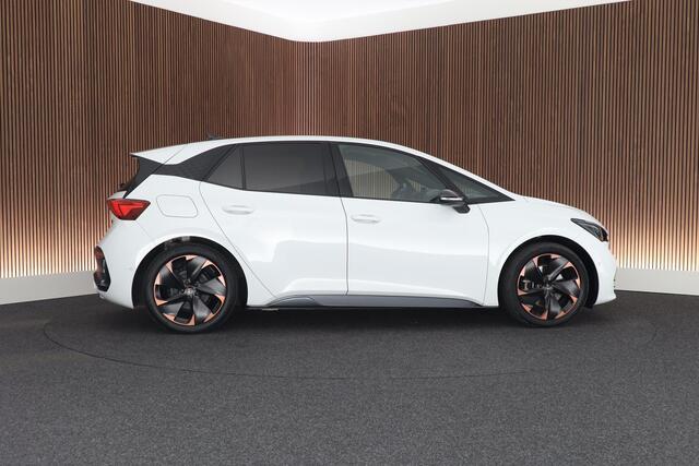 Cupra Born Adrenaline 204pk 62 kWh 360Camera Keyless Navigatie Stoelverwarming