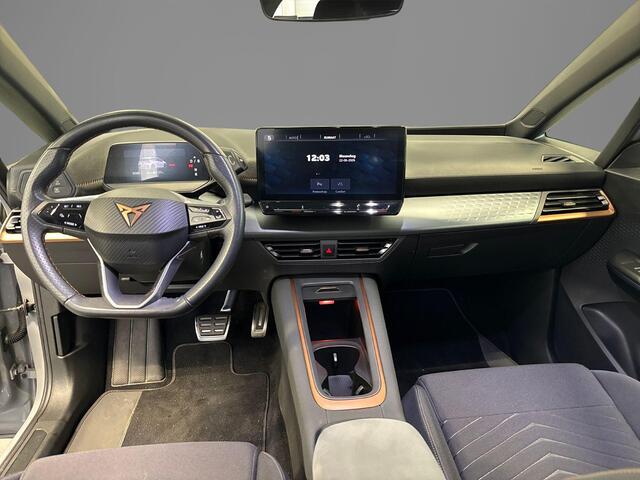 Cupra Born Impulse 62 kWh 204pk · Camera · Keyless · Apple/Android Car Play · ACC · Stuurwielverwarming · Sportstoelen · 18"Velgen ·