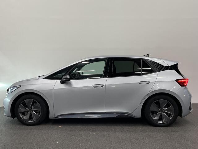 Cupra Born Business 62 kWh Navigatie Apple Carplay/Android Auto Camera Parkeersensoren Adaptive Cruise Control Stuurverwarming Lichtmetalen velgen Climate Control