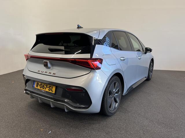 Cupra Born Business 62 kWh Navigatie Apple Carplay/Android Auto Camera Parkeersensoren Adaptive Cruise Control Stuurverwarming Lichtmetalen velgen Climate Control