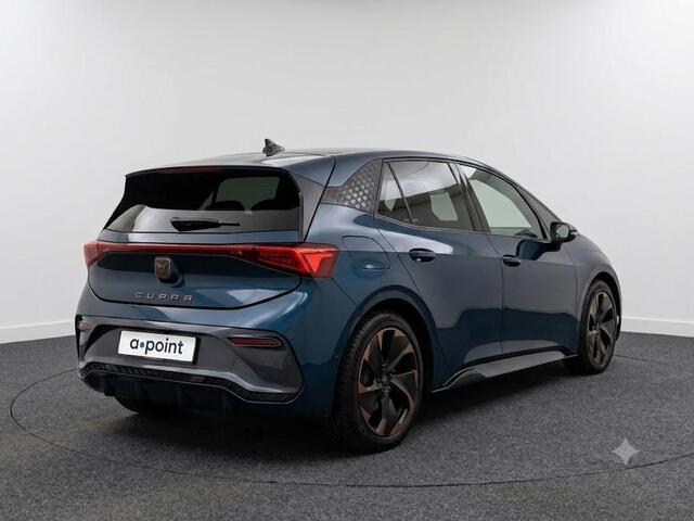 Cupra Born Performance One 62 kWh 204pk | Elektrisch verstelbare voorstoelen | Navigatie | Parkeercamera | 19 inch Lichtmetalen velgen