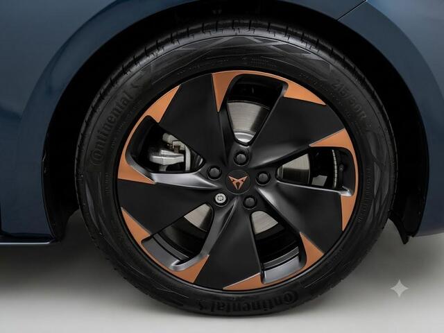 Cupra Born Performance One 62 kWh 204pk | Elektrisch verstelbare voorstoelen | Navigatie | Parkeercamera | 19 inch Lichtmetalen velgen