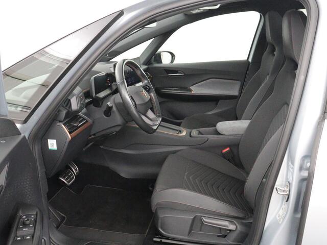 Cupra Born Business 62 kWh | SOH 91.0% | Panoramadak | Adaptive cruise | Camera | Park assist | Stuur/stoel verwarming | Sfeerverlichting | Full LED |