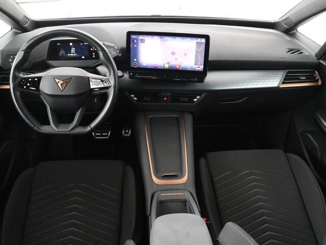 Cupra Born Business 62 kWh | SOH 91.0% | Panoramadak | Adaptive cruise | Camera | Park assist | Stuur/stoel verwarming | Sfeerverlichting | Full LED |