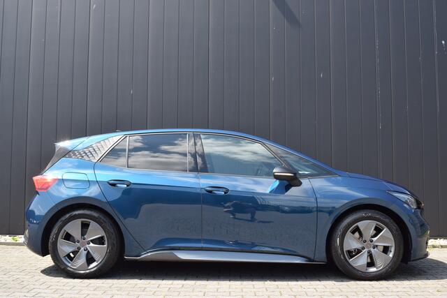 Cupra Born Essential 62 kWh SOH 92% LED | Carplay | Standkachel | Sfeerverlichting | Virtual | Sportstoelen