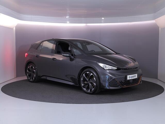 Cupra Born Performance 82 kWh 230 pk | SOH 100% | Navigatie | Parkeersensoren | Achteruitrijcamera | Stoel/stuur verwarming | Elektr. voorstoelen |