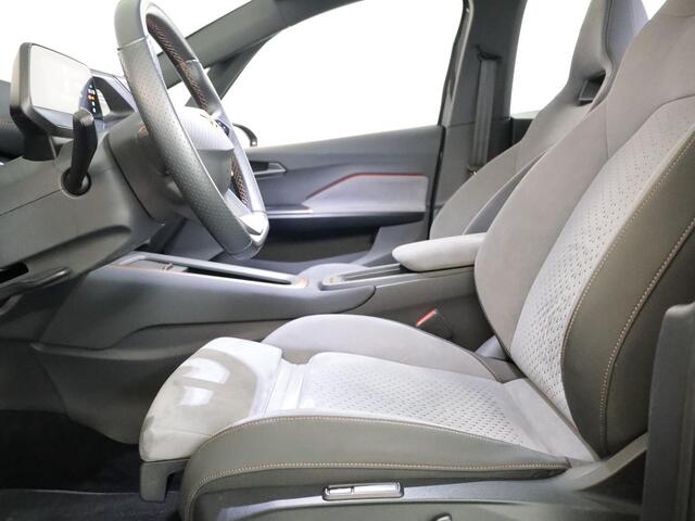 Cupra Born Performance 82 kWh 230 pk | SOH 100% | Navigatie | Parkeersensoren | Achteruitrijcamera | Stoel/stuur verwarming | Elektr. voorstoelen |