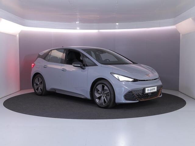Cupra Born Essential 62 kWh 204 pk | SOH 92,67% | Navigatie via App | Parkeersensoren | Autom. airco | Lichtmetalen velgen 18" |