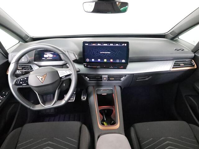 Cupra Born Essential 62 kWh 204 pk | SOH 92,67% | Navigatie via App | Parkeersensoren | Autom. airco | Lichtmetalen velgen 18" |