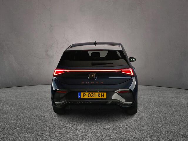 Cupra Born Adrenaline One 204pk Automaat Adaptive cruise control, Navigatie, Achteruitrijcamera, LED koplampen, App connect, Stuurwiel verwarmd, Stoelverwarming