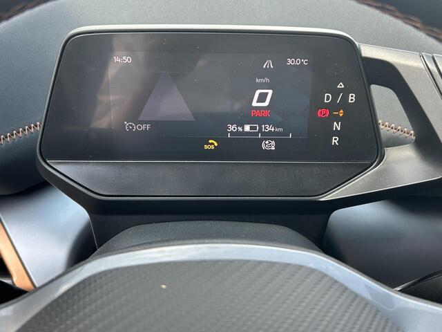 Cupra Born Business One 62 kWh | SoH 94,9% | Navigatie | Camera | Verwarmbare Voorstoelen |