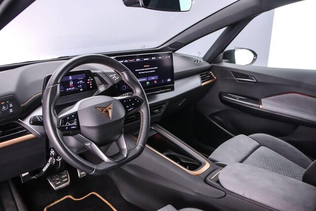 Cupra Born Adrenaline 62 kWh 204pk Automaat Adaptive cruise control, Navigatie, Stuurwiel verwarmd, Achteruitrijcamera, Parkeersensoren, Stoelverwarming, App connect