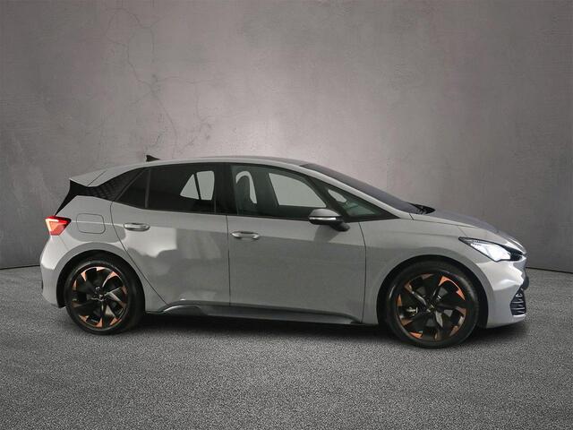 Cupra Born Adrenaline 62 kWh 204pk Automaat Adaptive cruise control, Navigatie, Stuurwiel verwarmd, Achteruitrijcamera, Parkeersensoren, Stoelverwarming, App connect