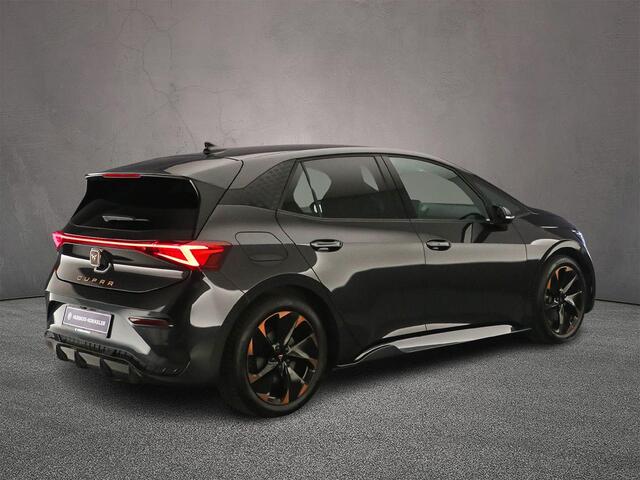 Cupra Born Adrenaline 62 kWh 204pk Automaat Adaptive cruise control, Navigatie, Achteruitrijcamera, Stuurwiel verwarmd, LED koplampen, Parkeersensoren