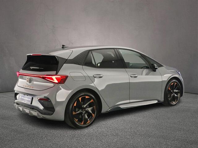 Cupra Born Adrenaline 62 kWh 204pk Automaat, Adaptive cruise control, 360 Camera, Stoelverwarming, Stuurverwarming, Side assist, Navigatie, App-connect, LED koplampen, Parkeersensoren