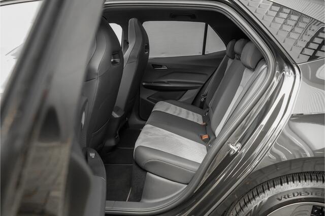 Cupra Born 62 kWh Pano ACC Keyless Stoelmassage Camera
