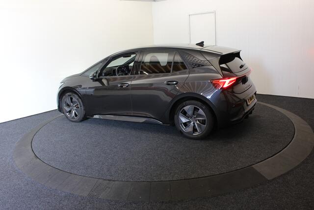 Cupra Born Essential 62 kWh 204pk PDC Carplay Stuurverwarming