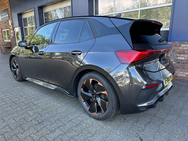 Cupra Born Adrenaline One 62 kWh, Stuur/stoel verwarming, Camera, Carplay, ALL IN prijs!