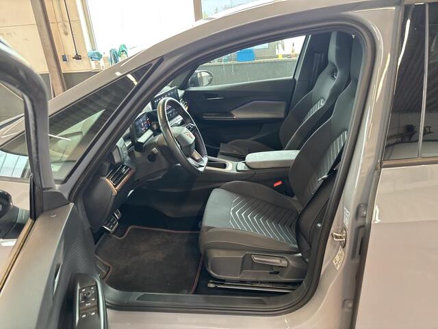 Cupra Born Impulse 62 kWh 204pk / Navigatie / Camera / Stoel&Stuur verw.