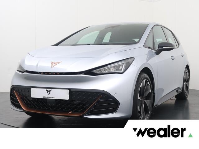 Cupra Born eBoost 62 kWh | 231 PK | SoH 93% | Adaptive Cruise Control | Achteruitrijcamera | Keyless Entry | LED verlichting | Draadloze telefoonlader | Navigatiesysteem | Sfeerverlichting | Parkeersensoren | Stuur- en Stuurverwarming | Apple Carplay / Android Auto |
