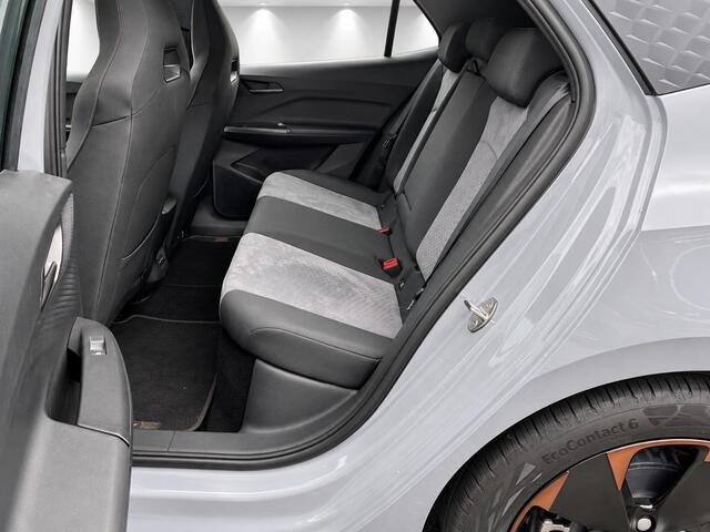 Cupra Born Business 62 kWh Camera ACC Stoel en stuurverwarming elk. Verstelbare voorstoelen Beats Sound