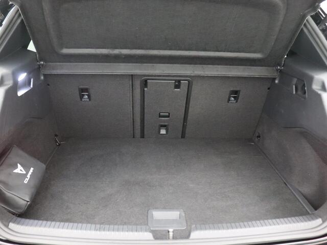 Cupra Born Performance Limited 63 kWh 231PK Aut. 360gr. Camera, Stoel-Stuurverwarming, Elektr. Verstelbare stoelen, 19" LM Velgen, Navi