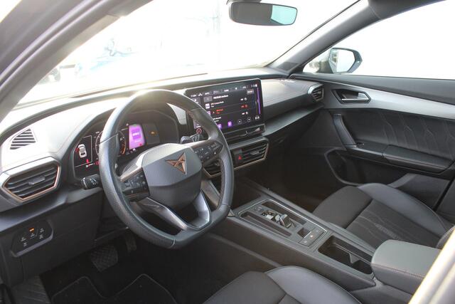 Cupra Formentor 1.5 TSI Business Edition Achteruitrijcamera l Navigatie l Parkeer assistent l Adaptive cruise control l DAB l Airco l Stoel + stuur verwarming l LED lampen