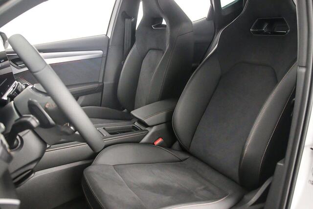 Cupra Formentor VZ Performance "Nieuw model" 1.5 TSI e-Hybrid 272pk DSG Automaat Trekhaak, Adaptive cruise control, Achteruitrijcamera, Elektrische achterklep, Navigatie, Stuurwiel verwarmd