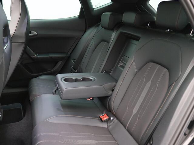 Cupra Formentor 1.4 e-Hybrid VZ Performance 245PK DSG Pano-Schuifdak, Side Assist, Adaptieve Cruise Controle, Stoel-stuurverwaming, Keyless, Trekhaak, 19" LM velgen